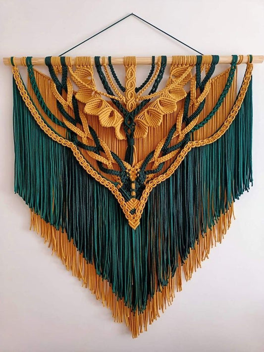Macrame wall hanging